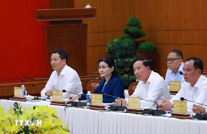 Ban Thường vụ Thành ủy Đồng Nai tham dự buổi làm việc về thực hiện nhiệm vụ phát triển kinh tế-xã hội của địa phương. (Ảnh: Dương Giang/TTXVN)