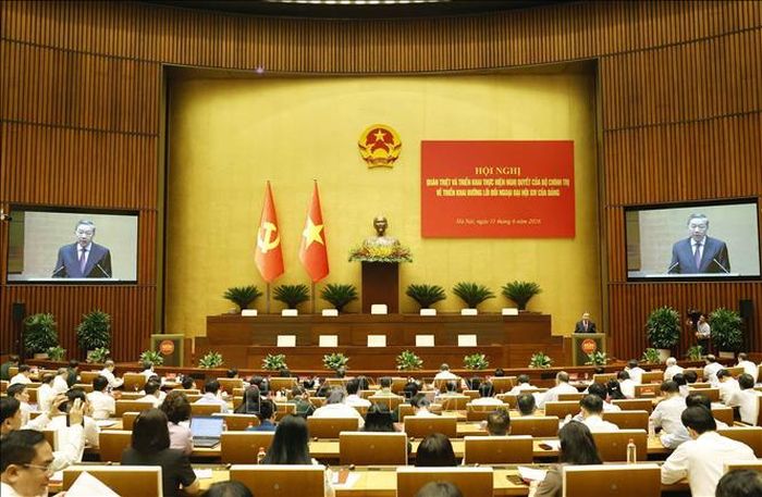 Tổng Bí thư, Chủ tịch nước Tô Lâm phát biểu chỉ đạo Hội nghị quán triệt và triển khai thực hiện Nghị quyết số 06-NQ/TW về triển khai đường lối đối ngoại Đại hội XIV của Đảng. Ảnh: Thống Nhất/TTXVN