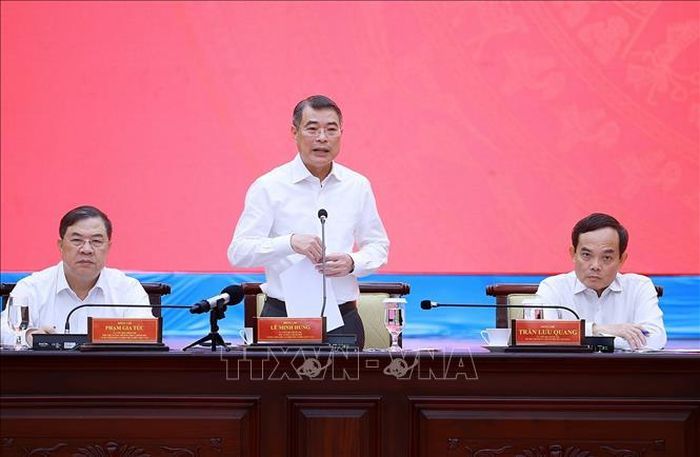 Thủ tướng Lê Minh Hưng làm việc với Ban Thường vụ Thành ủy Thành phố Hồ Chí Minh. Ảnh: Dương Giang/TTXVN