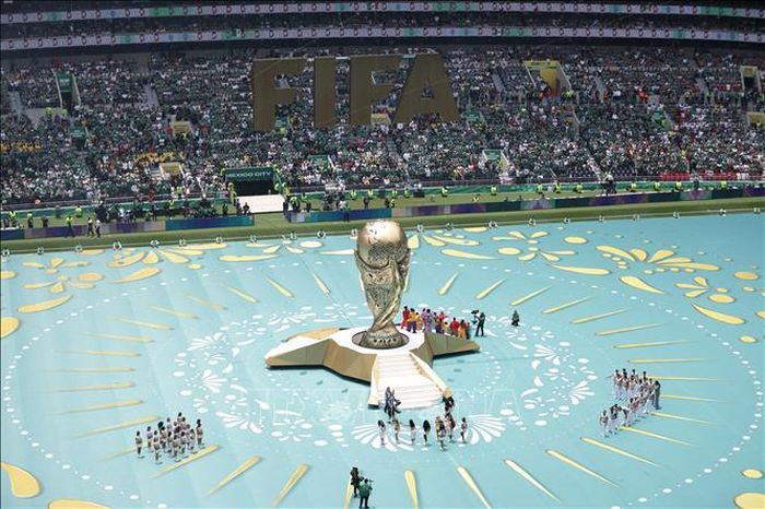 Lễ khai mạc World Cup 2026 trên sân vận động Azteca ở Mexico ngày 11/6/2026 đã mở màn cho bữa tiệc bóng đá lớn nhất hành tinh. Đây là lần đầu tiên World Cup được tổ chức tại ba quốc gia Mexico, Mỹ và Canada, với 48 đội tuyển tranh tài ở 104 trận đấu. Ảnh minh họa: THX/TTXVN