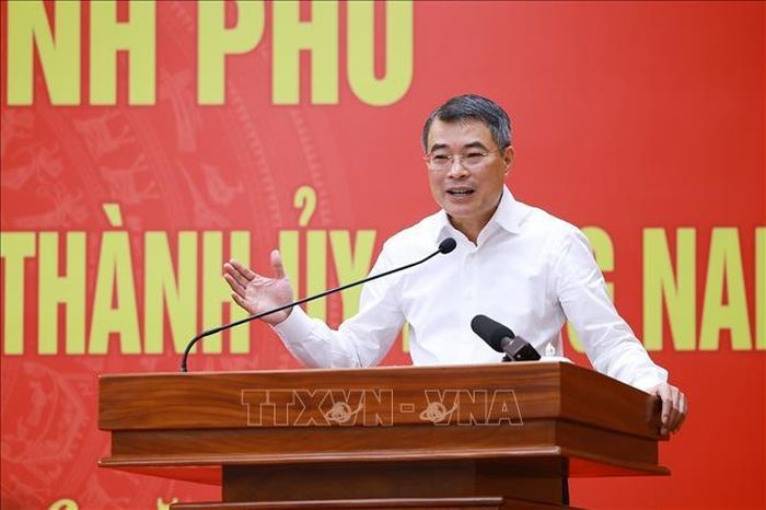 Thủ tướng Lê Minh Hưng kết luận buổi làm việc với Ban Thường vụ Thành ủy Đồng Nai. Ảnh: Dương Giang/TTXVN