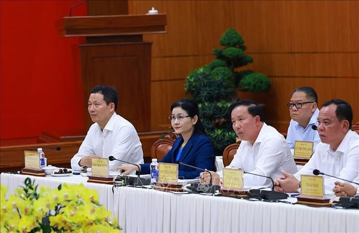 Ban Thường vụ Thành ủy Đồng Nai tham dự buổi làm việc về thực hiện nhiệm vụ phát triển kinh tế-xã hội của địa phương. Ảnh: Dương Giang/TTXVN
