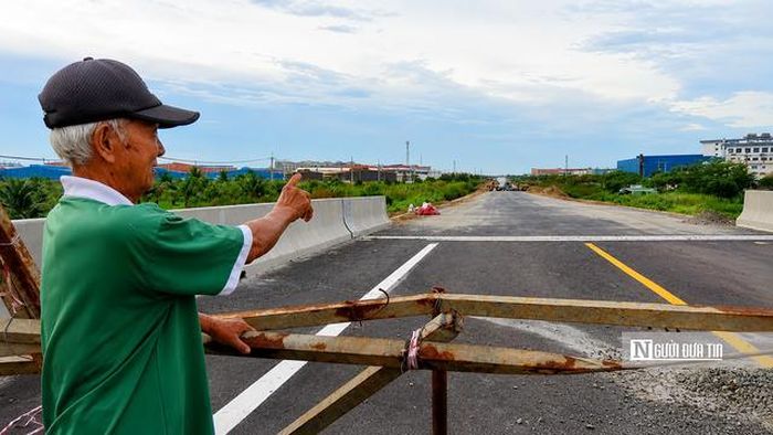Ông Ba Minh (ngụ xã An Ninh) cho biết, người dân rất mong dự án sớm được đưa vào khai thác. Khu vực này tập trung nhiều nhà máy, xí nghiệp nên lượng công nhân lưu thông mỗi ngày rất lớn. Vào giờ cao điểm, nhất là sáng sớm và chiều tan ca, tuyến ĐT.825 xe cộ di chuyển rất khó khăn.