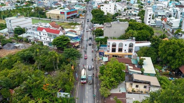 Nhiều người dân sống dọc hai bên đường kỳ vọng nhà nước sẽ sớm mở rộng tuyến đường này để cải thiện môi trường sống, giảm tình trạng khói bụi, tiếng ồn, ảnh hưởng trực tiếp đến sức khỏe và sinh hoạt của người dân trong khu vực, đặc biệt là các hộ dân sống hai bên đường.