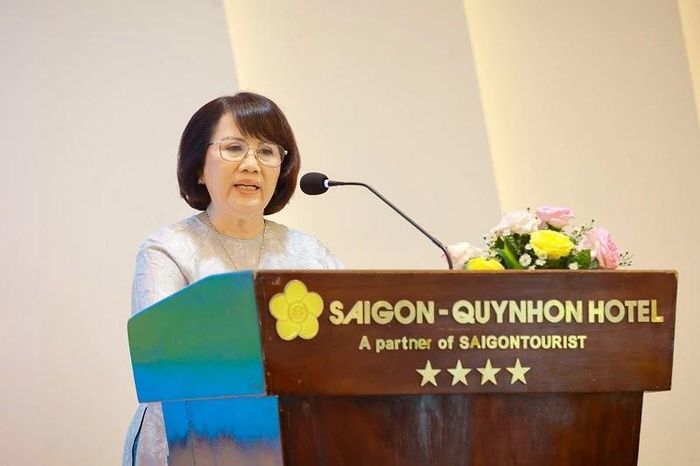 Bà Đồng Thị Ánh – Chủ tịch Hội Nữ doanh nhân tỉnh Gia Lai, phát biểu khai mạc.