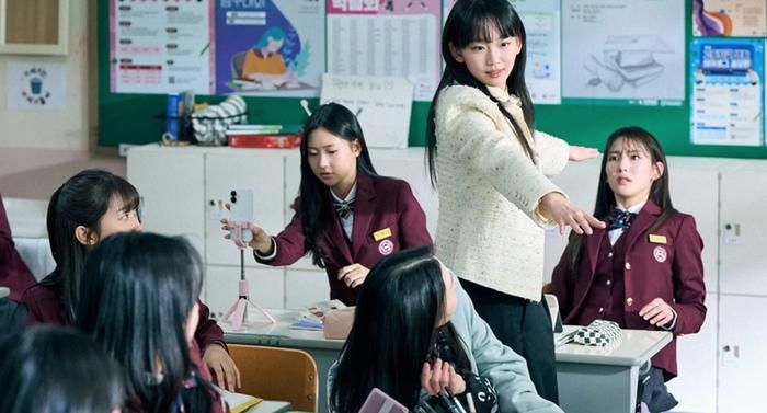 Bộ phim khai thác trực diện vấn nạn bạo lực học đường trong xã hội hiện đại. Ảnh: Netflix