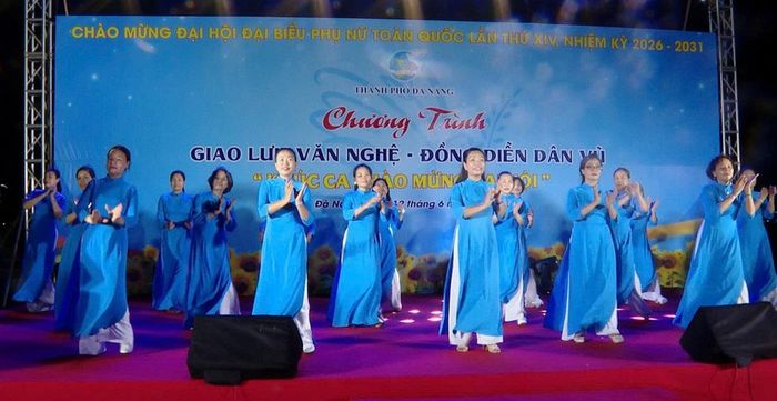 Tiết mục văn nghệ đặc sắc ca ngợi quê hương, đất nước và người phụ nữ Việt Nam
