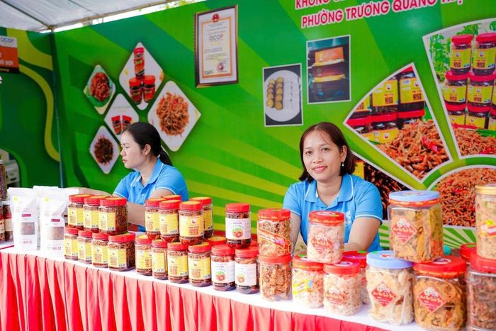 Bà Võ Kiều Dạ Nguyệt, Chi hội trưởng phụ nữ Tổ dân phố Độc Lập 1, phường Trương Quang Trọng kiến nghị tiếp tục đẩy mạnh các chương trình hỗ trợ phụ nữ khởi nghiệp, phát triển kinh tế