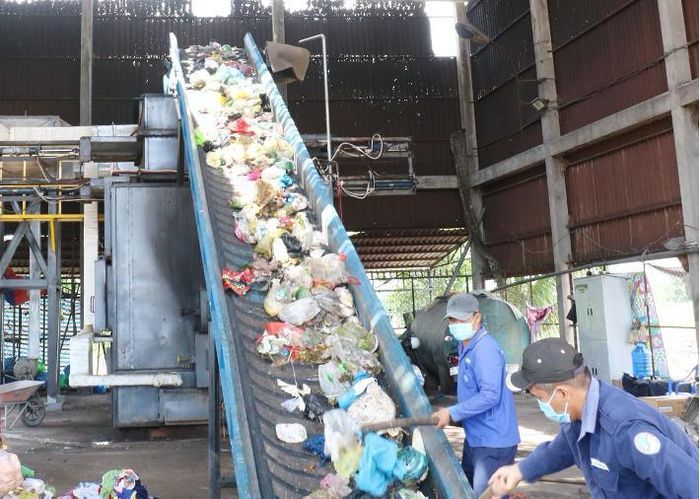 Việt Nam đang tích cực áp dụng công nghệ vào xử lý rác thải để có thể biến rác thành tài nguyên, hạn chế phát thải khí mê-tan.Nguồn ảnh: Tạp chí Thiên nhiên &amp; Môi trường 