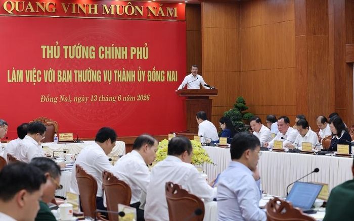 Thủ tướng thẳng thắn chỉ ra những hạn chế, khó khăn, thách thức của Đồng Nai, cần nhận diện để có giải pháp khắc phục - Ảnh: VGP/Phương Nguyên