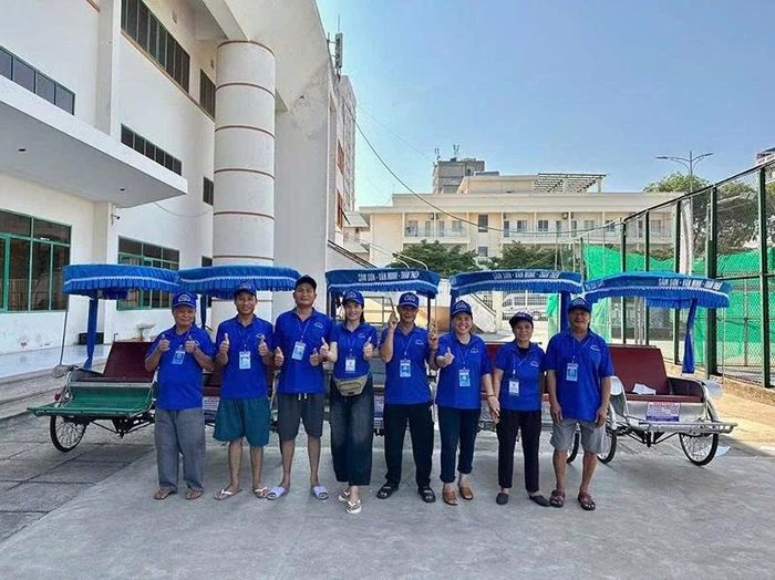 Các thành viên cụm xích lô Trung Sơn tham gia tập huấn phục vụ mùa du lịch năm 2026.