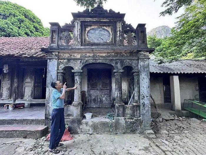 Ngôi nhà hơn 80 tuổi của gia đình anh Nguyễn Văn Khoái.