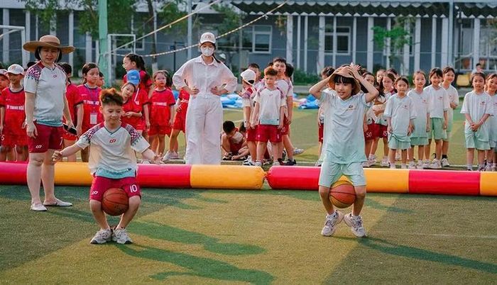 Hoạt động TDTT giúp trẻ rèn luyện sức khỏe tốt hơn.