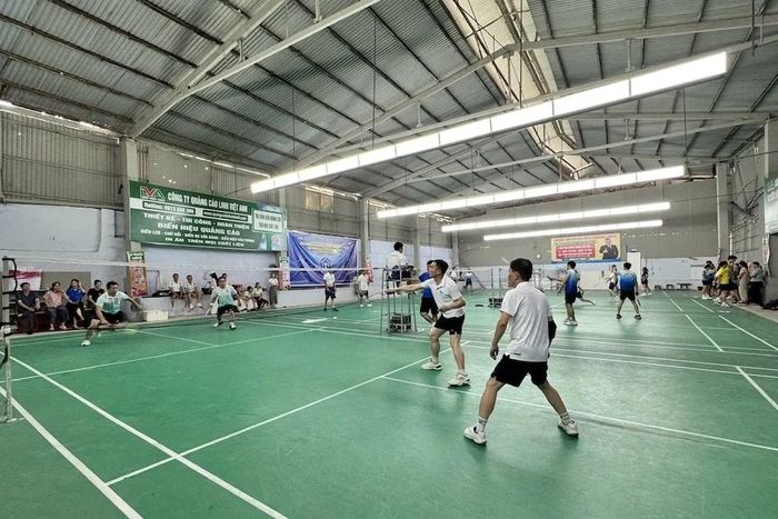 Vận động viên tranh tài nội dung đôi nam môn cầu lông.