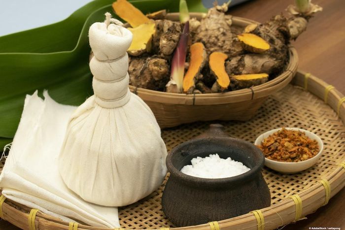 Các phương pháp điều trị kết hợp giữa các công nghệ hiện đại và phương pháp truyền thống gắn liền với thiên nhiên và thảo mộc.