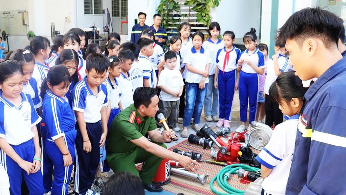 Trải nghiệm “Khám phá cỗ máy siêu phàm”.