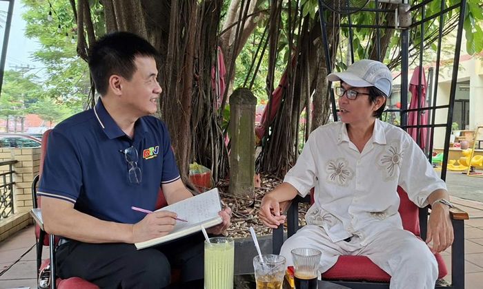 Nghệ sĩ nhiếp ảnh Giang Sơn Đông chia sẻ với phóng viên Báo và Phát thanh, Truyền hình Bắc Ninh quá trình thực hiện bộ ảnh về chùa Vĩnh Nghiêm.