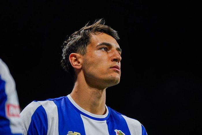 Jakub Kiwior chính thức chia tay Arsenal sau mùa giải ấn tượng cùng Porto.