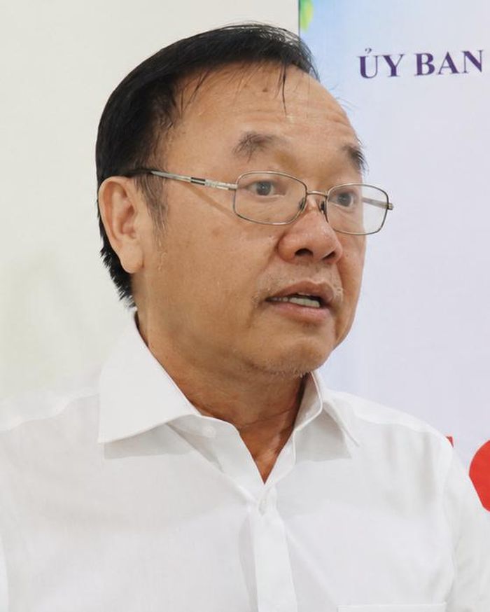 GS.TS Nguyễn Phước Dân, Giám đốc Trung tâm Nghiên cứu về nước khu vực châu Á - CARE-Rescif, nguyên Trưởng khoa Môi trường và Tài nguyên, Trường đại học Bách khoa - Đại học Quốc gia Thành phố Hồ Chí Minh.