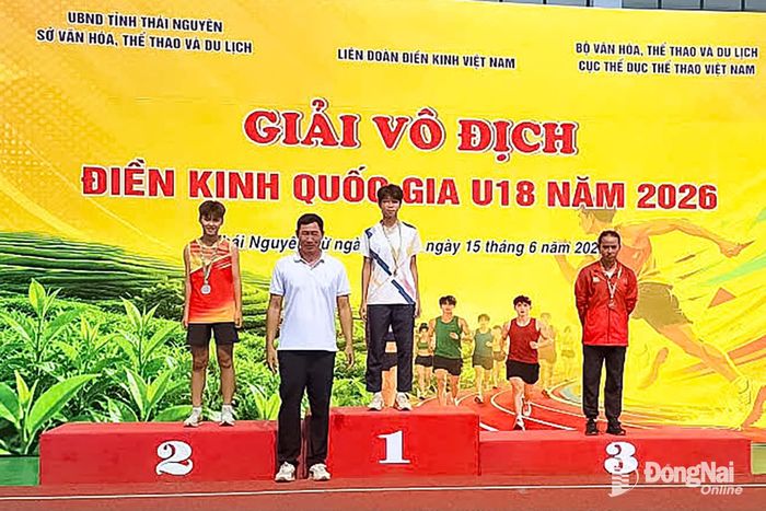 Trần Thị Diễm Trúc (thành phố Đồng Nai) đoạt huy chương vàng nhảy xa lứa tuổi U.14. Ảnh: ĐVCC