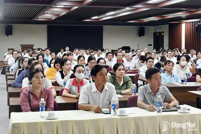 Một buổi sinh hoạt chi bộ của các đảng viên tại Công ty cổ phần Hữu hạn Vedan Việt Nam (xã Phước Thái, thành phố Đồng Nai). Ảnh tư liệu