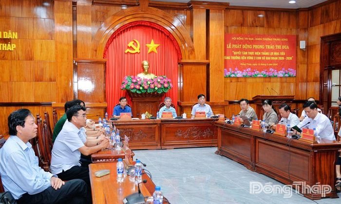 Quang cảnh tại điểm cầu Đồng Tháp.