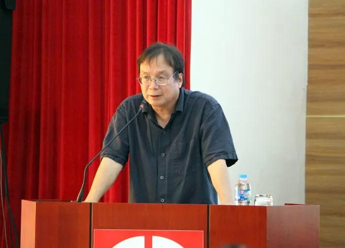 Ông Nguyễn Tiến Thanh, Chủ tịch Hội đồng thành viên, Tổng Giám đốc Nhà xuất bản Giáo dục Việt Nam, phát biểu tại lễ phát động cuộc thi tại TPHCM.