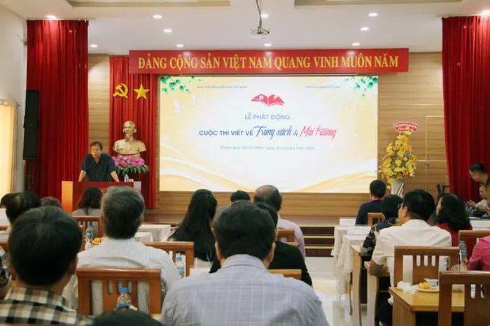 Đại diện các cơ sở giáo dục trên địa bàn TPHCM tham gia lễ phát động cuộc thi.