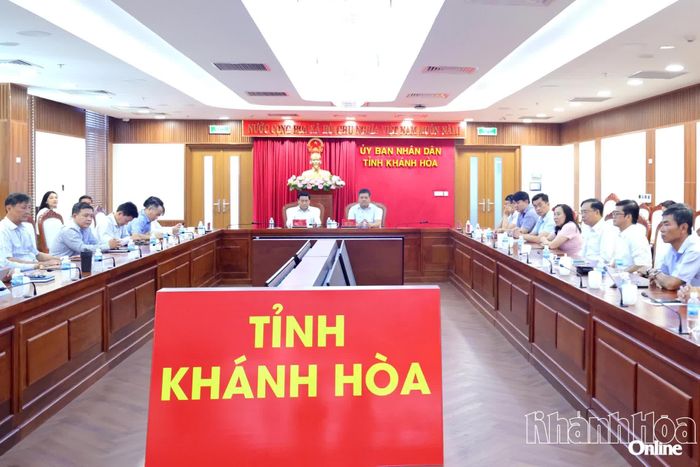 Quang cảnh tại điểm cầu Khánh Hòa.
