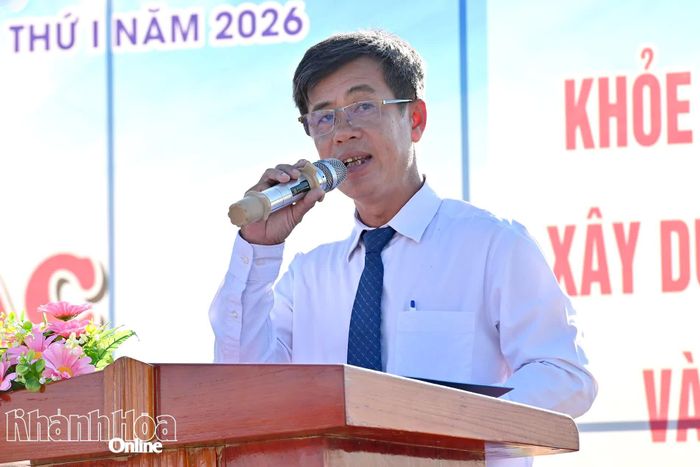 Ông Ngô Trung Việt - Phó Chủ tịch UBND xã, Trưởng Ban tổ chức đại hội phát biểu khai mạc.