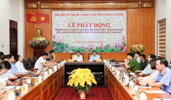 Đại biểu dự Lễ phát động Phong trào thi đua “Quyết tâm thực hiện thắng lợi mục tiêu tăng trưởng bền vững 2 con số giai đoạn 2026-2030” tại điểm cầu tỉnh Lai Châu.