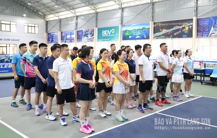 Các vận động viên tham gia giao lưu