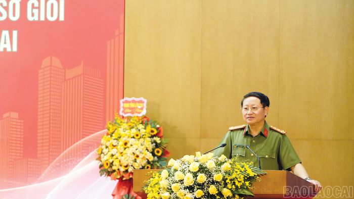 Đại tá Nguyễn Thanh Bình - Phó Cục trưởng Cục Xây dựng phong trào bảo vệ ANTQ, Phó Trưởng Ban Thường trực Ban Tổ chức Hội thi Lực lượng tham gia bảo vệ ANTT ở cơ sở giỏi toàn quốc phát biểu chỉ đạo.