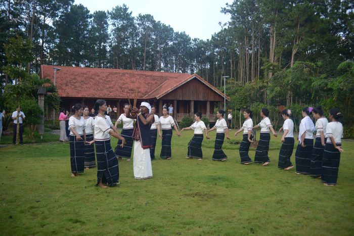 Tổ chức hoạt động văn hóa tại Làng văn hóa Churu