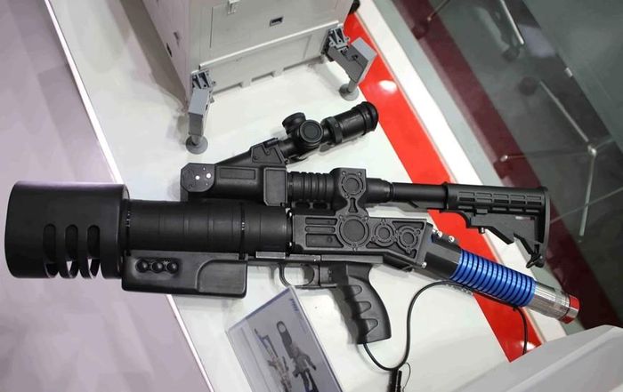 Vũ khí laser do công ty PAL Indonesia phát triển nhằm đối phó với các loại UAV trinh sát tầm ngắn và UAV cảm tử.