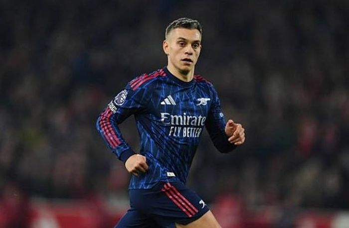 Arsenal đang tính đến chuyện đẩy đi Trossard.