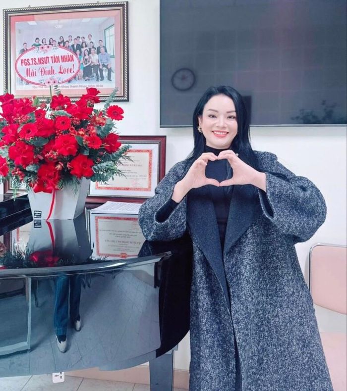 Nghệ sĩ Tân Nhàn có học hàm Phó Giáo sư.