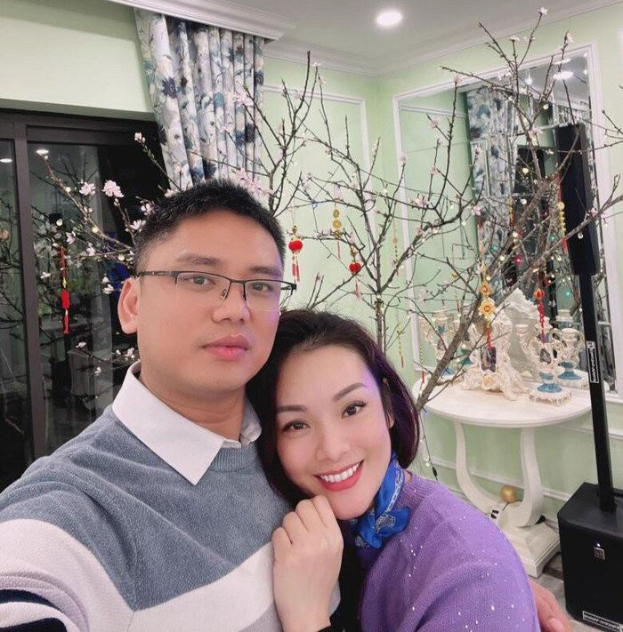 Nữ nghệ sĩ kết hôn với một viện trưởng.