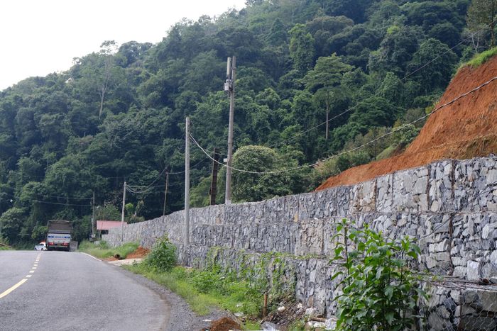Hoàn thành gia cố một điểm sạt lở trên đèo Bảo Lộc