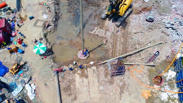 Dự án hiện đang thực hiện khoan cọc nhồi các trụ cầu vượt.