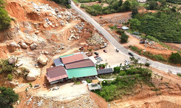 Một nhà hàng kinh doanh trên đất của Nhà nước