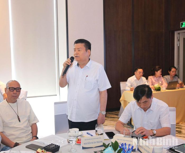Ông Nguyễn Xuân Thành, Chủ tịch Hiệp hội Doanh nghiệp tỉnh phát biểu tại chương trình.