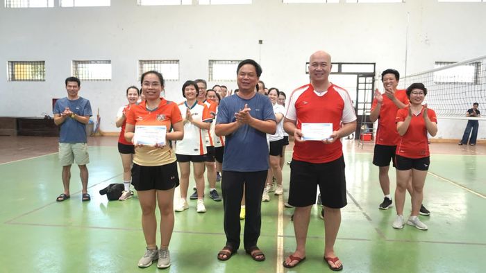 Giải khuyến khích thuộc về Tổ công đoàn Phòng Thời sự và Tổ công đoàn Phòng Dịch vụ-Quảng cáo - Ảnh: H.T