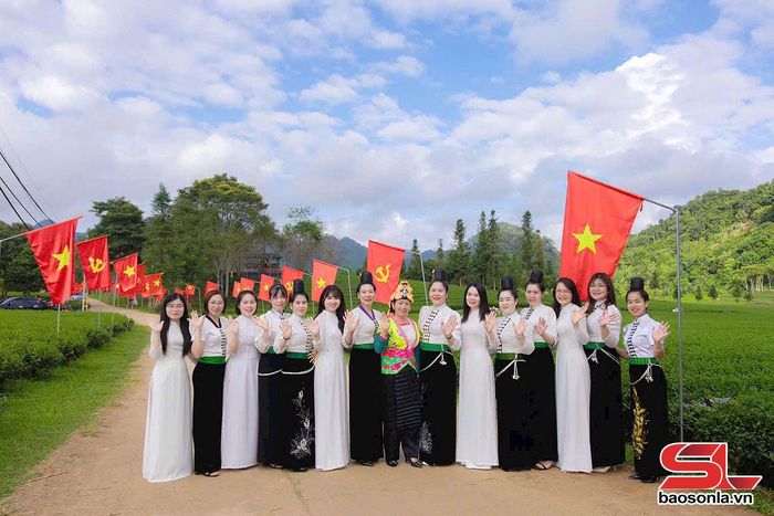 Tuyến đường nội bản ở xã Bình Thuận được bê tông hóa khang trang. Ảnh: Quang Huy