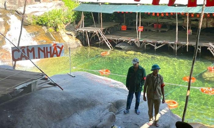 Trong thời gian tạm dừng hoạt động, các điểm kinh doanh dịch vụ suối thác tại xã Chân Mây - Lăng Cô bổ sung, hoàn thiện các điều kiện hoạt động
