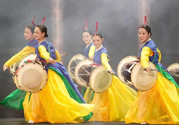 Tiết mục của Vũ đoàn Park Sang-Yong Yung (Hàn Quốc)