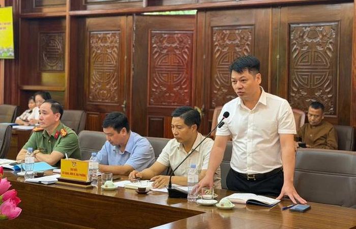 Đại diện chính quyền tỉnh trao đổi những nội dung liên quan đến công tác quản lý Nhà nước đối với hoạt động tín ngưỡng, tôn giáo