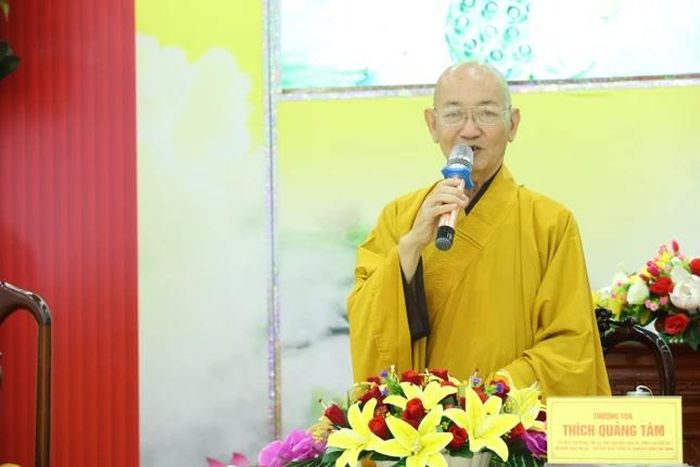 Thượng tọa Thích Quảng Tâm phát biểu chỉ đạo tại buổi họp