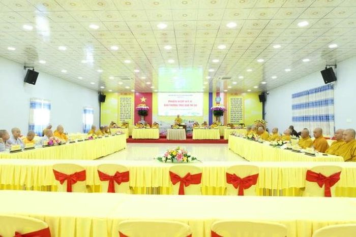 Quang cảnh buổi họp