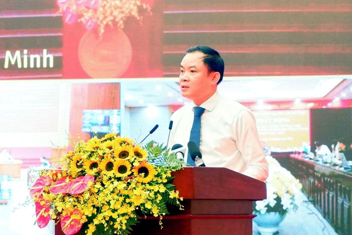 Chủ tịch Hội đồng thành viên Tập đoàn Công nghiệp-Năng lượng Quốc gia Việt Nam Lê Ngọc Sơn phát biểu hưởng ứng phong trào thi đua